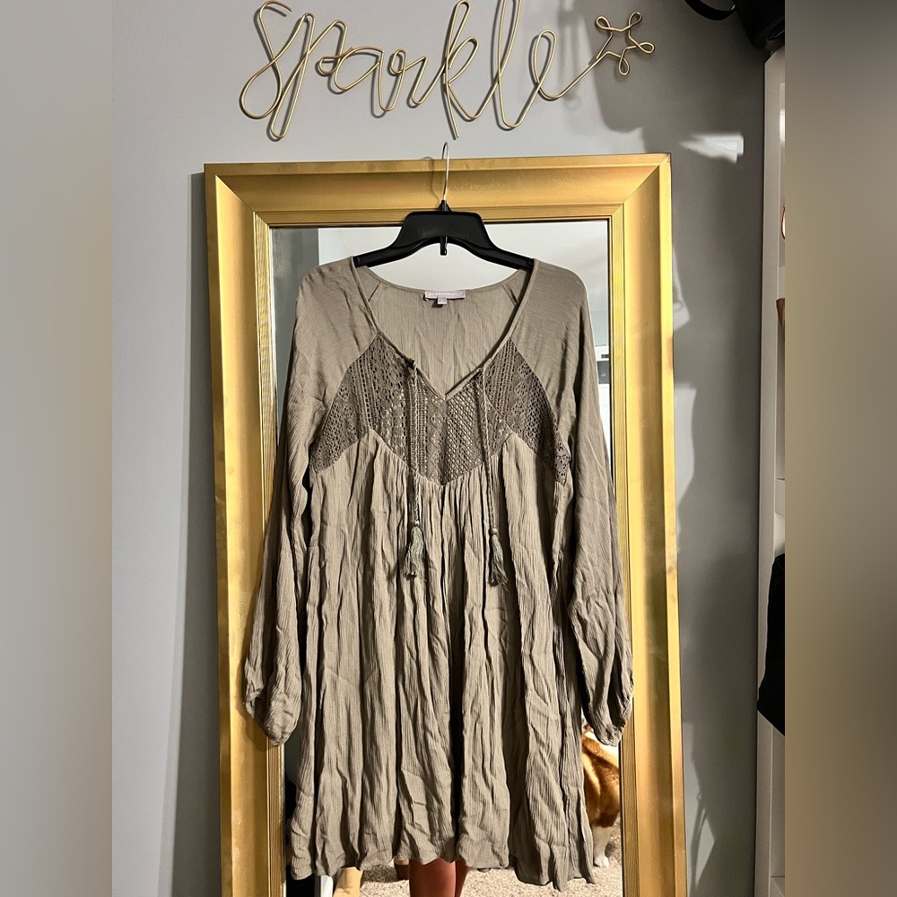 Green long sleeve dress